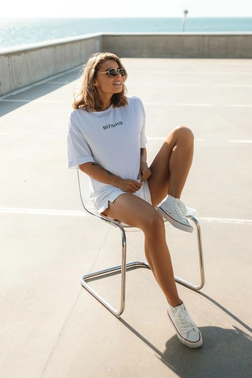 Жіноча футболка з принтом "Вільна" SEV-2000.5208 Біла