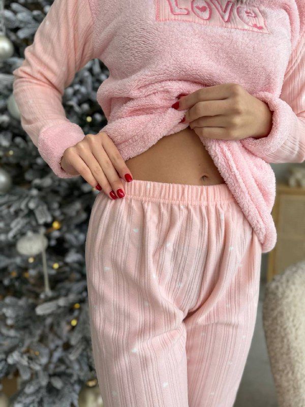 Женская мягкая пижама на флисе и махре с надписью Love розовая