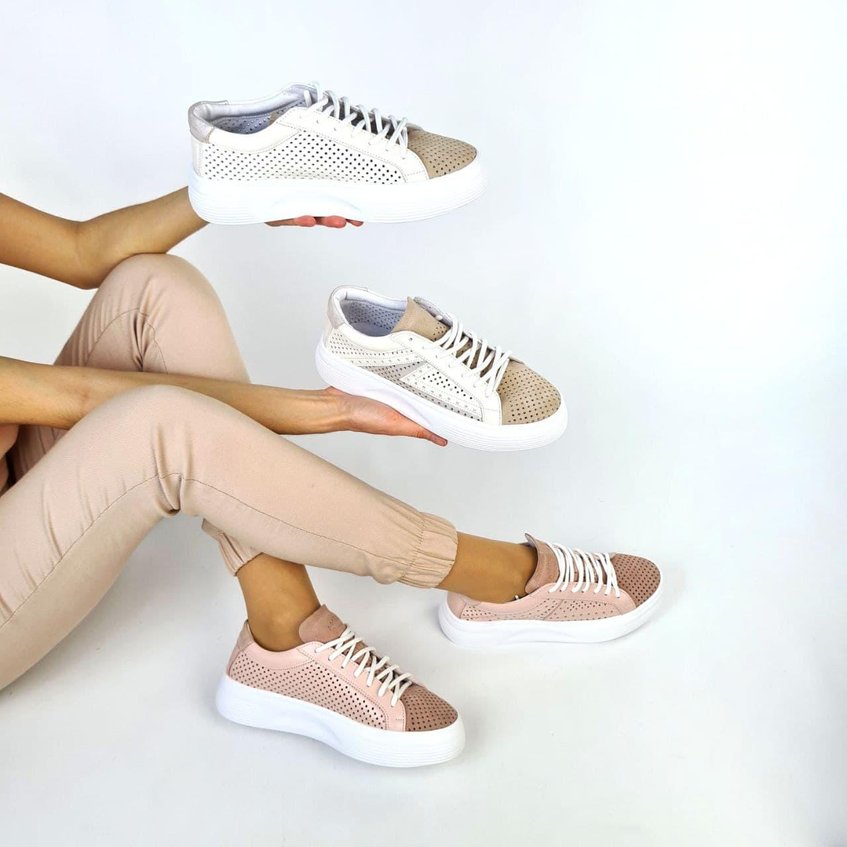 Жіночі шкіряні кросівки з перфорацією LS-26420