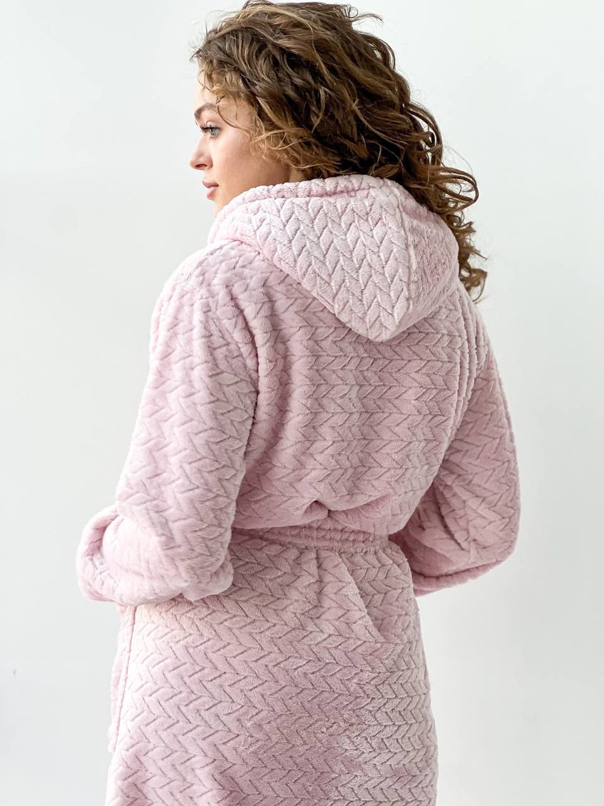Женский мягкий халат с карманами, поясом и капюшоном розовый