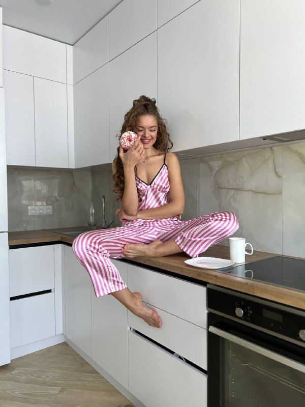 Женская нежная шелковая пижама в полоску розовая