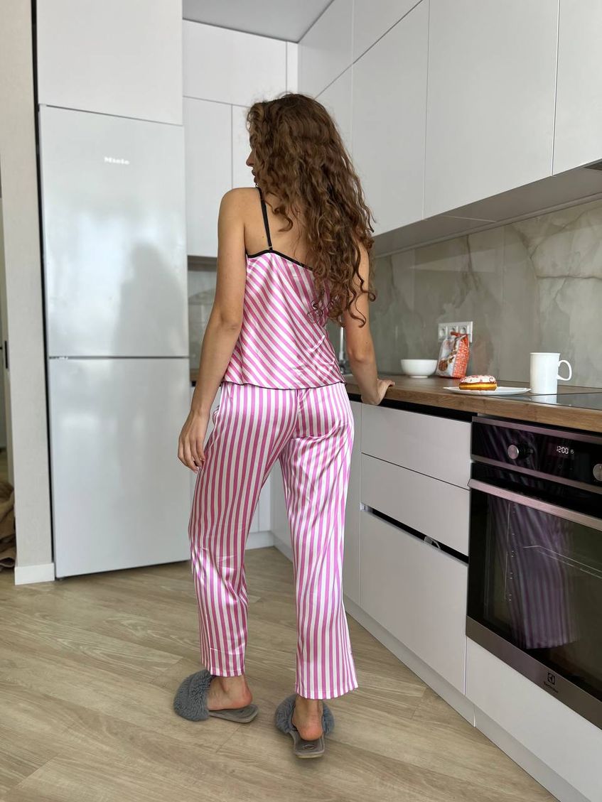 Женская нежная шелковая пижама в полоску розовая
