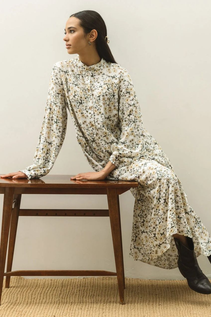 Жіноча сукня сорочка мідаксі з рюшами SEV-2048-1.53 молочна