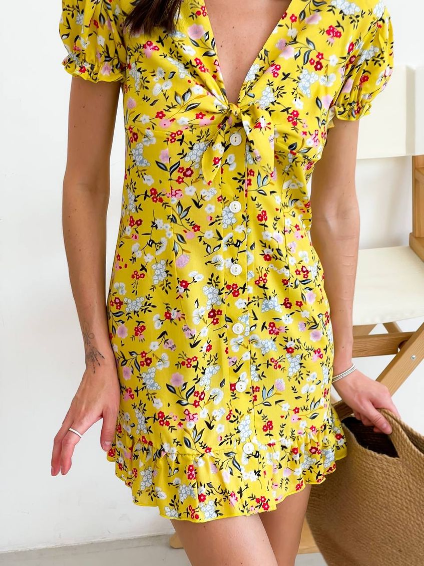 Женское короткое платье с завязкой на груди Жёлтое LL-148