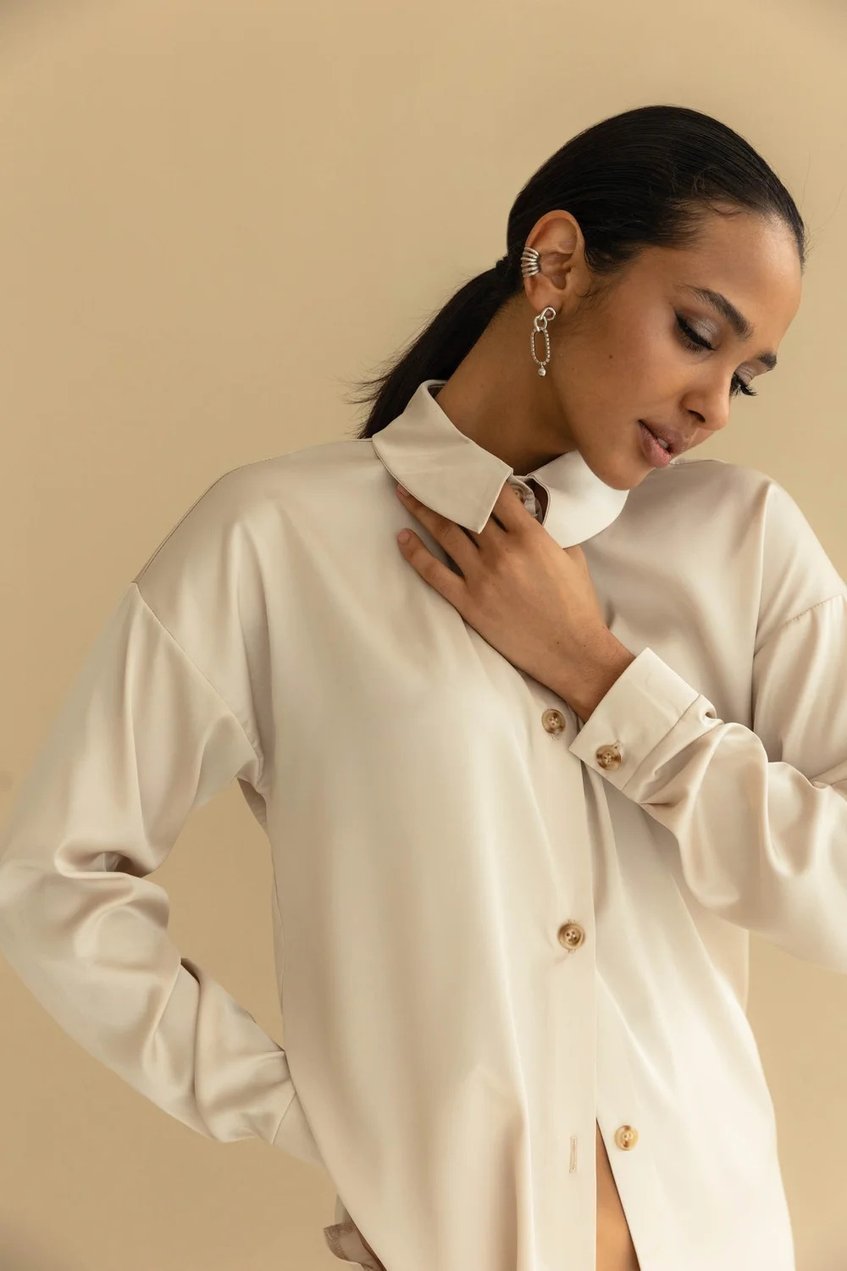 Жіноча шовкова блузка на гудзиках з довгими рукавами SEV-2126.5589 бежева