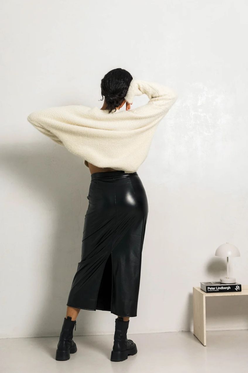 Прямая юбка миди из экокожи SEV-2108.5531 черная