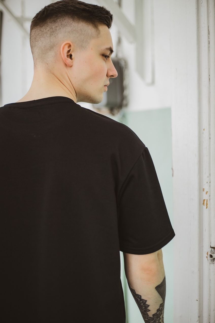 Мужская футболка оверсайз однотонная Черная, L-XL