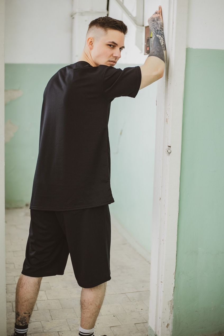 Мужская футболка оверсайз однотонная Черная, L-XL