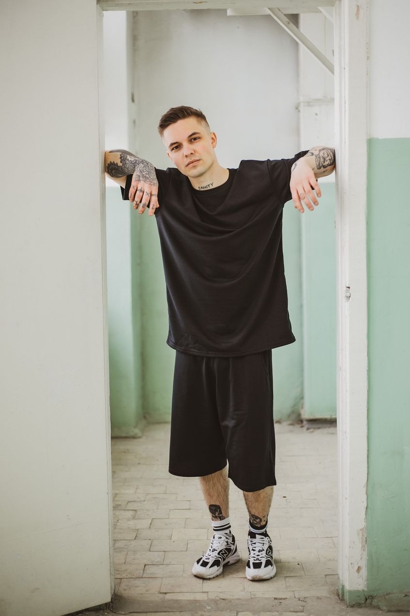 Мужская футболка оверсайз однотонная Черная, L-XL